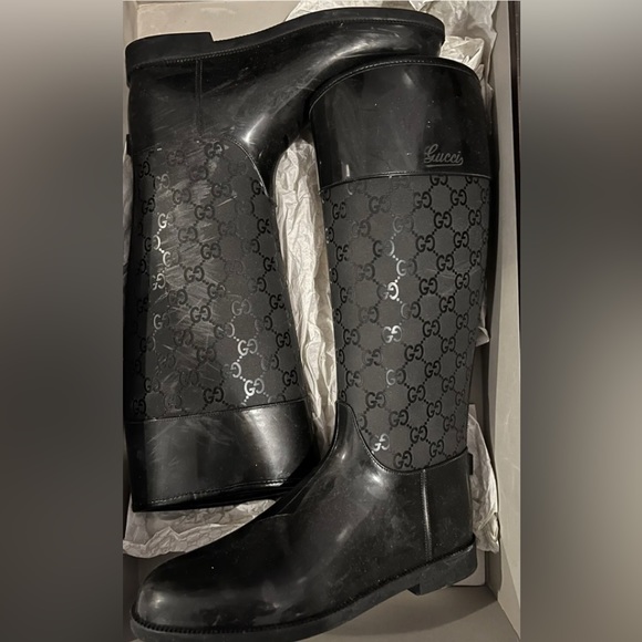 Gucci Shoes - Gucci rubber rain boots 38